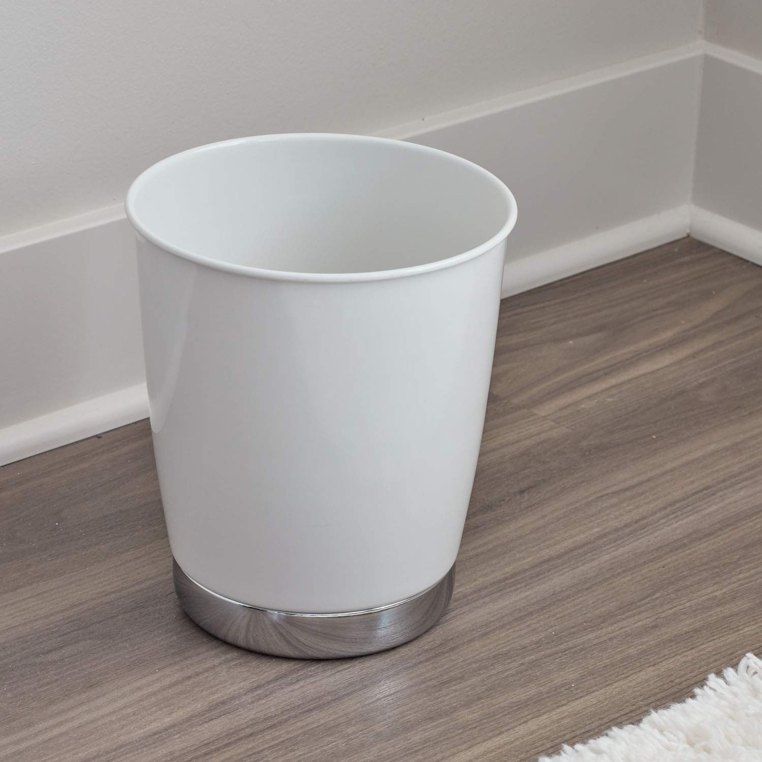 image:imageiDesign York Wastebasket Metal Small Round Vintage Trash Can for Bathroom Bedroom Dorm College Office 85 x 85 x 975 White and Chrome  WhiteChrome For Bedroom Office Desk Kitchen Dorm